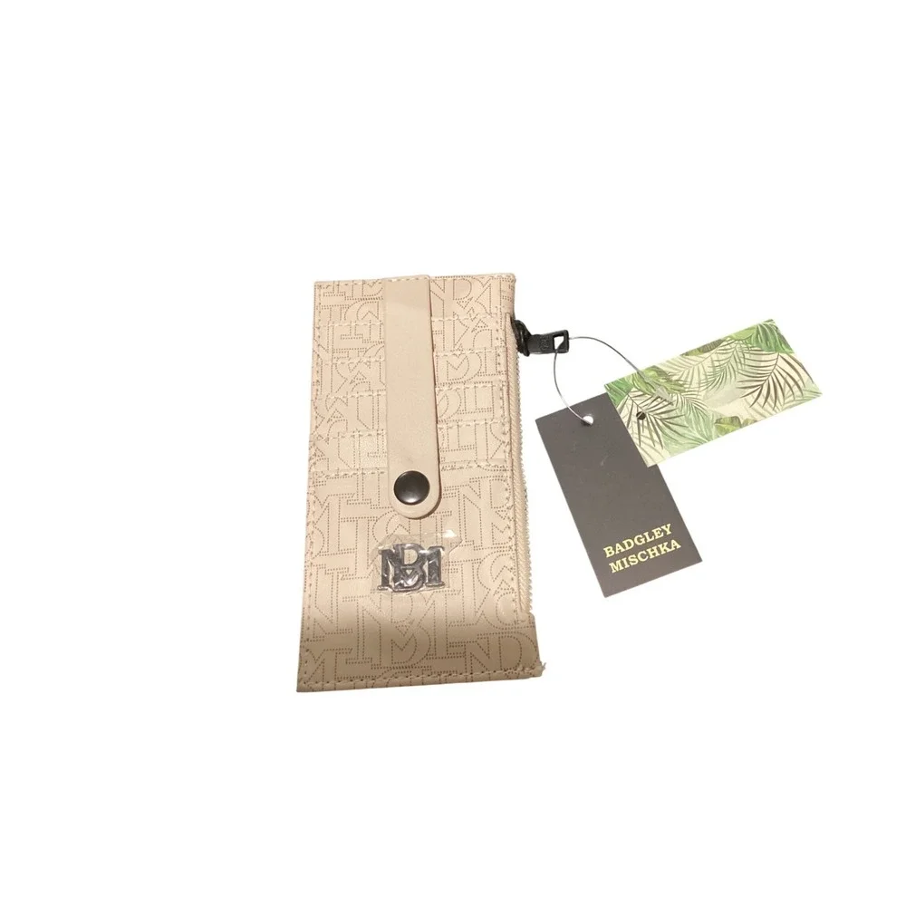 Badgley Mischka Beige Vegan Leather Credit Card Holder with Tab BMW-011‎ NWT